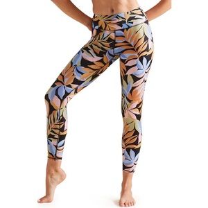 New Billabong Surf Leggings in Multi-color floral Size Medium (fit like a small)
